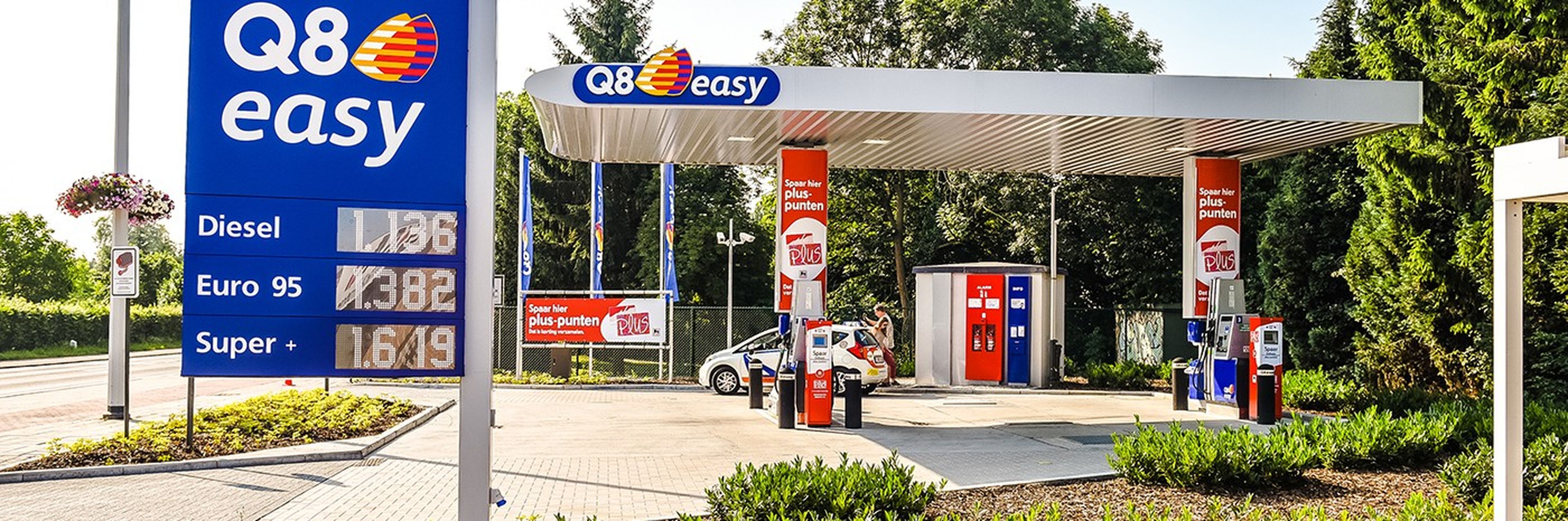 Q8 easy station.